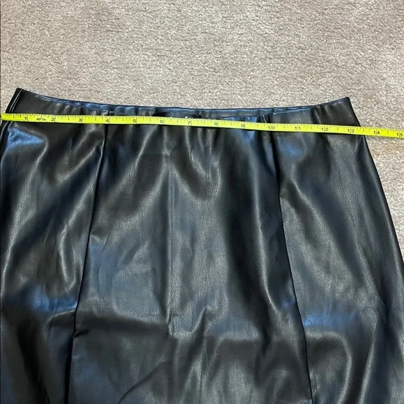 Just Quella Black Mini Skirt 4-6 PU - Picture 4 of 5